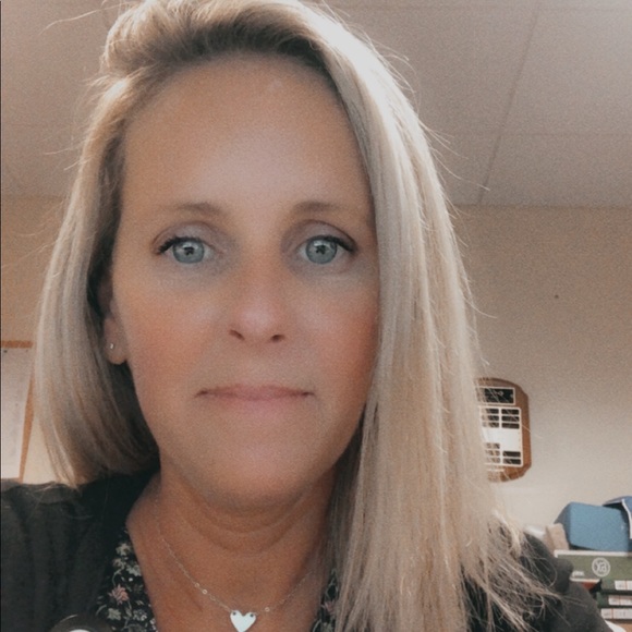 Meet your Posher, Amy - Picture 1 of 1